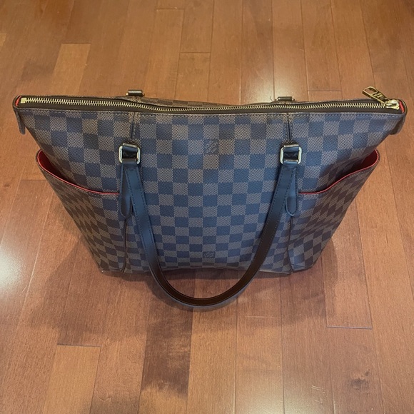 Louis Vuitton Checkered Tote with Black and Brown - Picture 6 of 6